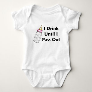 Sassy Baby Girl Flasche Ich trinke bis ich ausgehe Strampler