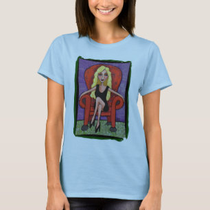 Sassy blondes u. ein roter Stuhl - der T - Shirt