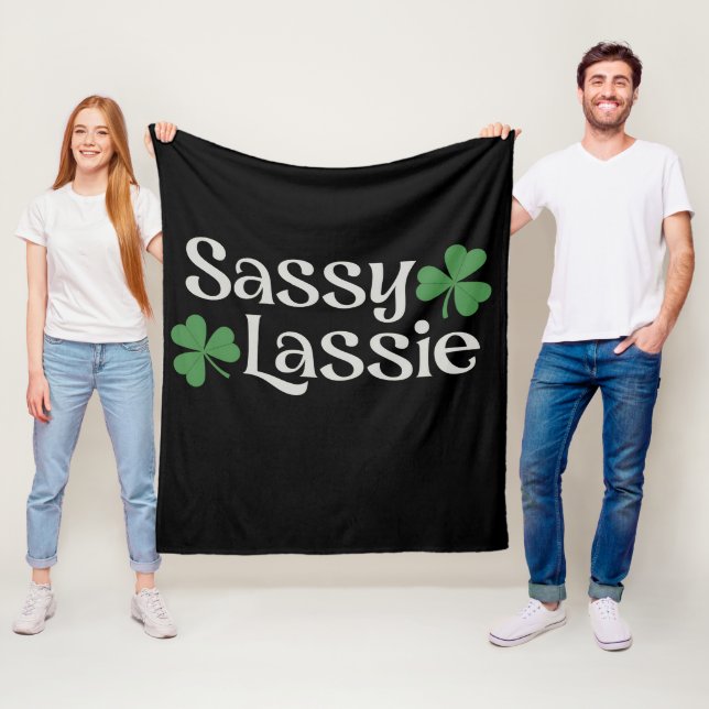 Sassy Lassie St Patrick's Day Irish Girl Kleeblatt Fleecedecke (Beispiel)