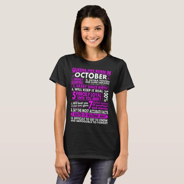 Sassy loyale Königinnen sind geborener im Oktober T-Shirt (Vorne ganz)