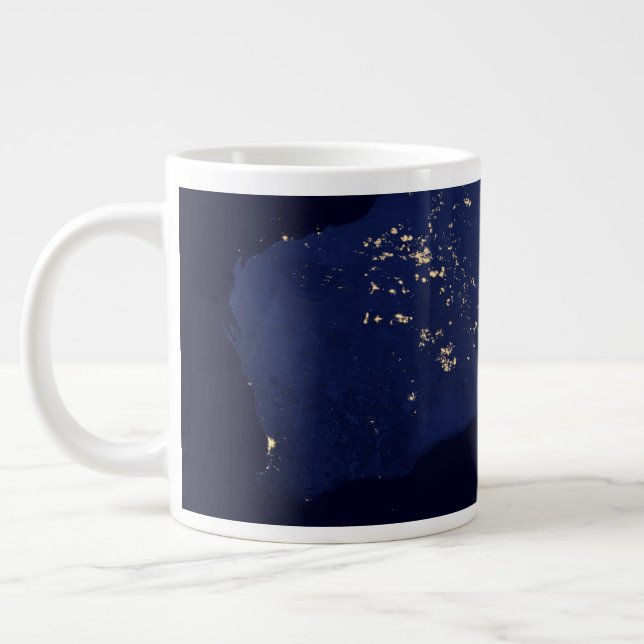 Satellite die Nachtlicht von Australien. Jumbo-Tasse (Links)