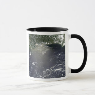 Satellitenansicht des Ölleckens Tasse