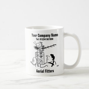 Satellitenfernsehen oder Luftmatratze Kaffeetasse