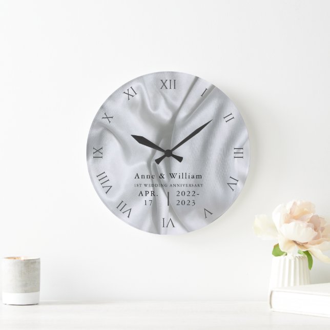 Satin Silver Elegant Hochzeitsjubiläum Keepake Große Wanduhr (Zuhause)