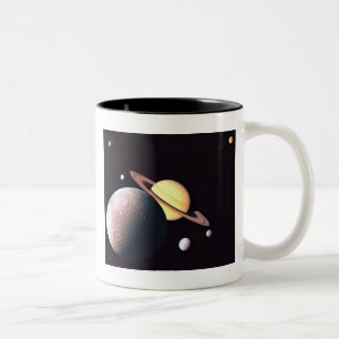 Saturn und Monde Zweifarbige Tasse