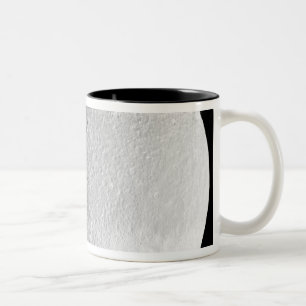 Saturns Mond Tethys 2 Zweifarbige Tasse