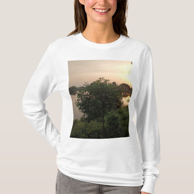 Satyam Group T - Shirt (Vorderseite)