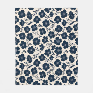 Saubere monochrome Wildblumen in Navy auf Creme Fleecedecke