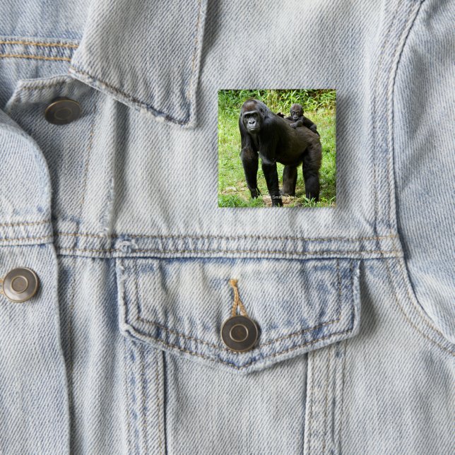 Säuglings-Tiefland-Gorilla auf der Rückseite der Button (Beispiel)