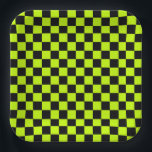 Säuregrün-schwarzes Schachbrettmuster Pappteller<br><div class="desc">Ein lebendiges Schachbrettmuster mit abwechselnden neon-gelben und schwarzen Quadraten erzeugt ein auffallendes geometrisches Design,  das einen kühnen und energiegeladenen Ton vermittelt.</div>
