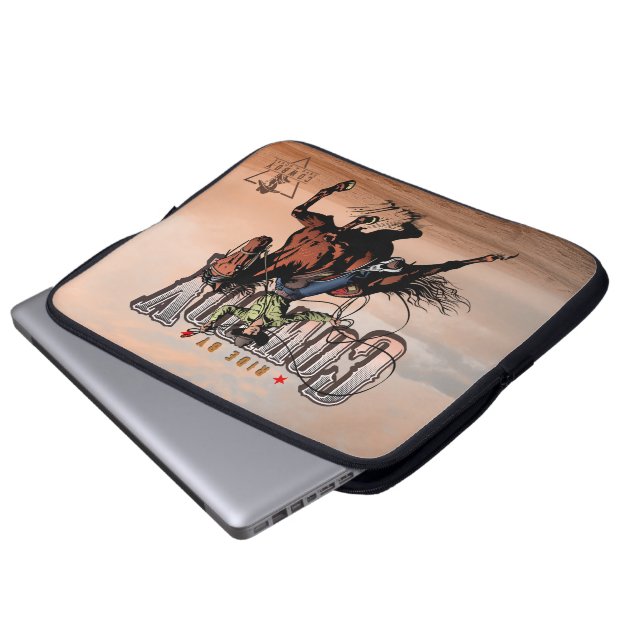 Save A Horse; Ride A Cowboy | 15" Laptopschutzhülle (Vorne Knopf)