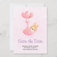 Bébé mignon dans une couverture de coeur Enregistr