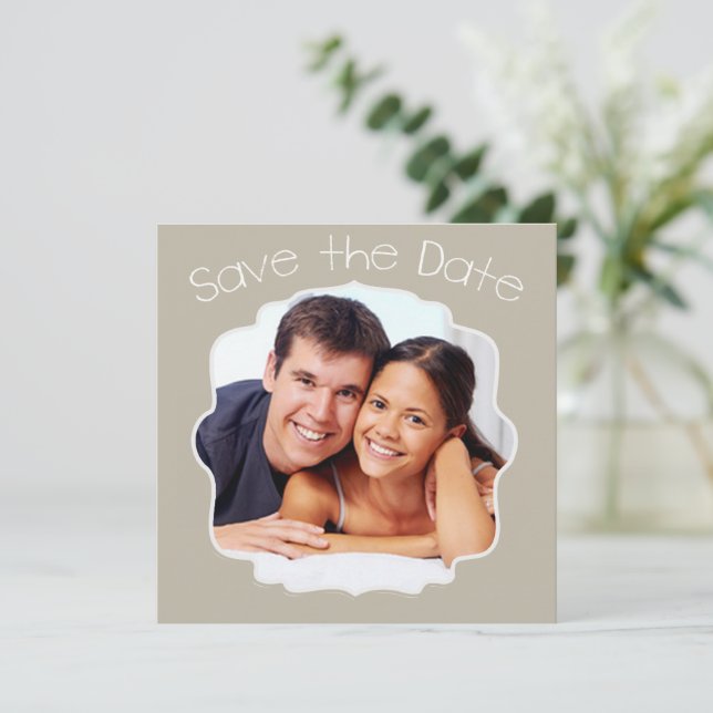Save The Date Bois de Driftwood Gris Jaune Photo moderne Enregis (Debout devant)