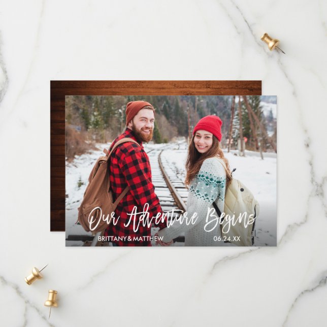 Save The Date Brosse moderne Script Bois Notre aventure commence (Devant/Arrière en situation)