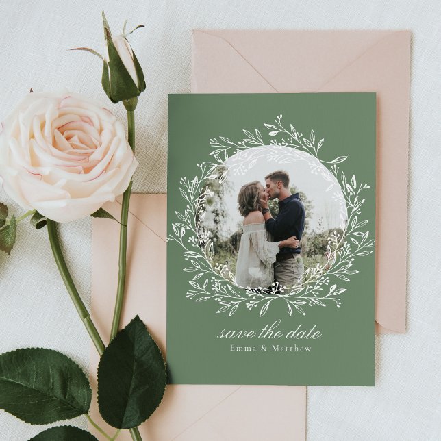 Save The Date Couronne de la ligne botanique élégante de Sage Ph (Sage green wedding invitation with elegant white botanical wreath - mockup Image by rawpixel.com)