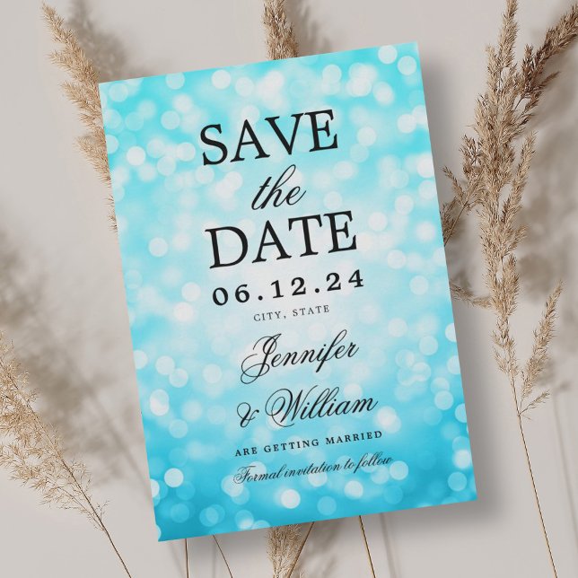 Save The Date Élégant Mariage de script Turquoise Bokeh Lumières (Elegant Script Wedding Turquoise Bokeh Lights Save The Date)