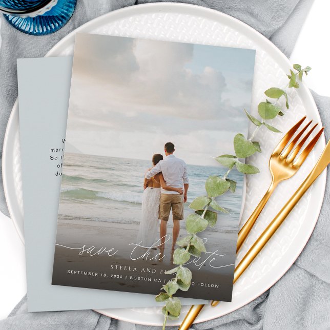 Save The Date Élégant Moderne Écriture Photo Mariage Enregistrer (Elegant Modern Script Photo Wedding Save The Date Card)