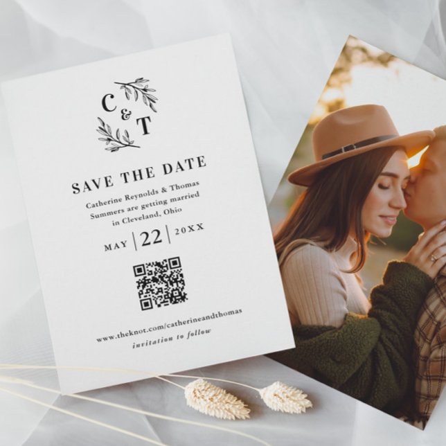 Save The Date Élégant Monogramme QR Code Mariage photo (Minimal Greenery Leaves Monogram Wedding Photo Save the Date with QR Code.)