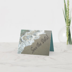Save the Date Hochzeit in Urlaubsort Sand Writing Ankündigung