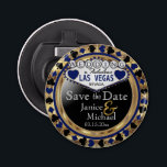 Save the Date Las Vegas Style - Dunkelblau  Flaschenöffner<br><div class="desc">Heiraten Sie bald? Eine lustige und einzigartige Art, Ihre Hochzeitspläne bekannt zu geben. Save the Date für Ihre Hochzeit ein Flaschenöffner bereit für Sie zu personalisieren. Mit den Worten "Save the Date" in einem Las Vegas Stil in Imitaten metallisches Gold, dunkelblau und schwarz Design. ✔ Hinweis: Nicht alle Vorlagenbereiche müssen...</div>