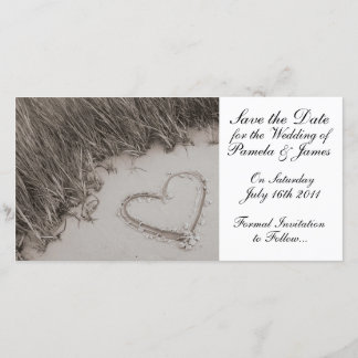 Save The Date Le coeur dans le sable Sauvez la date