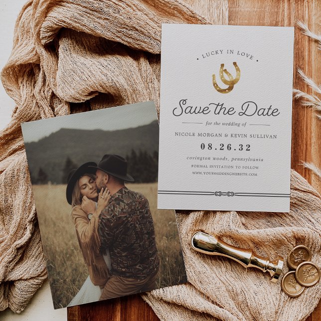 Save The Date Lucky in Love | Rustic Horseshoes Photo (Créateur téléchargé)