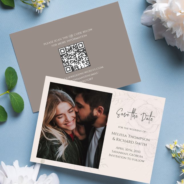 Save The Date Mariage floue Enregistrer la date Simple Floral (Wedding save-the-date photo card with blush floral background. With a QR code. )