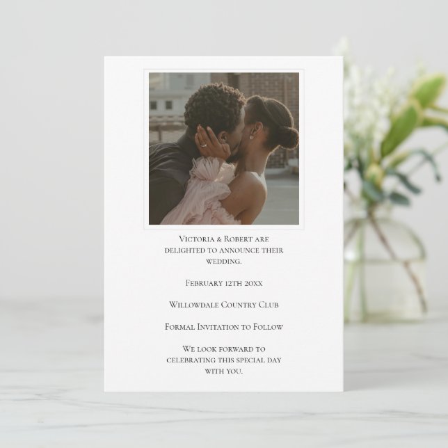 Save The Date Mariage Moderne Élégant en Noir et Blanc Photo (Debout devant)