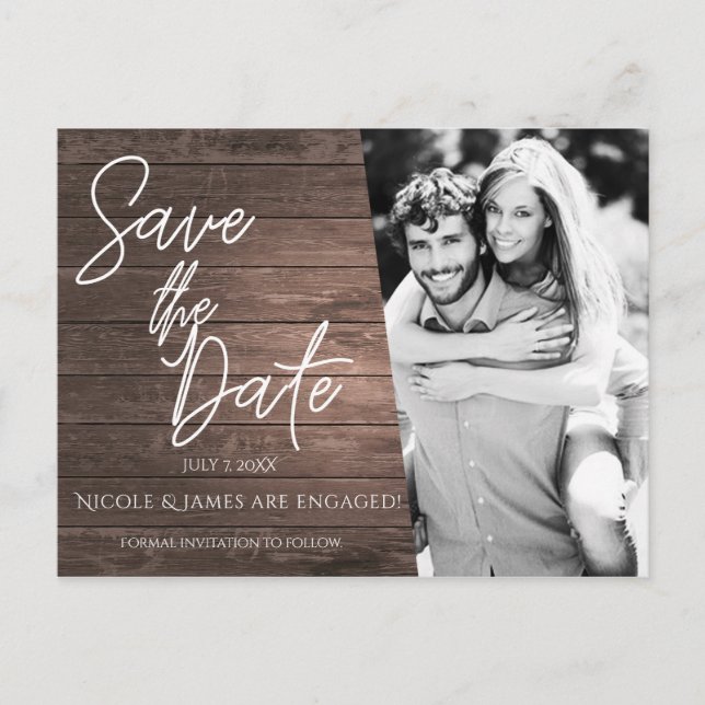 Save the Date Modernes Script Rustic Wood Foto Ankündigungspostkarte (Vorderseite)