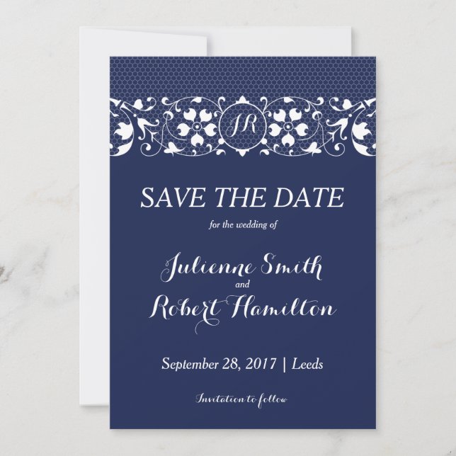 Save The Date Monogramme de dentelle bleu et blanc de la Marine  (Devant)