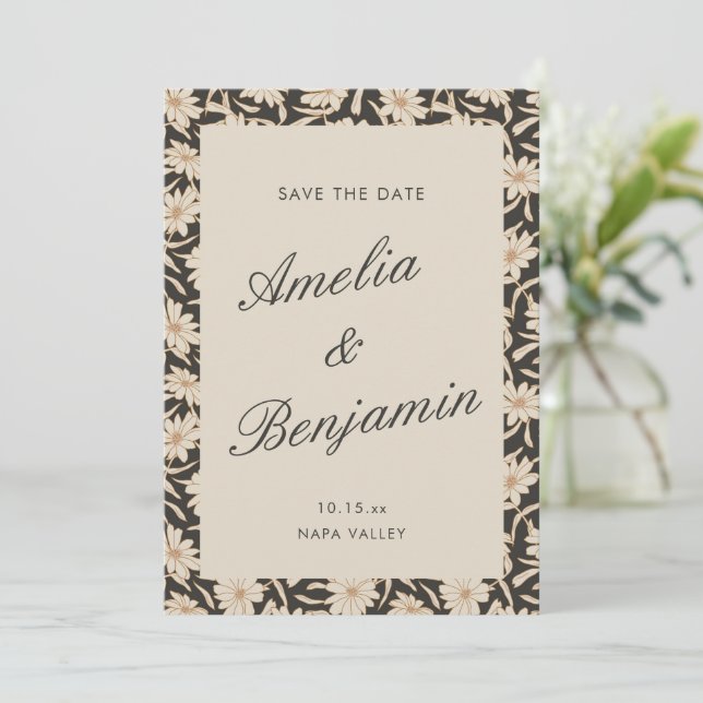 Save The Date Moody Floral Black Ivory Script Wedding (Debout devant)