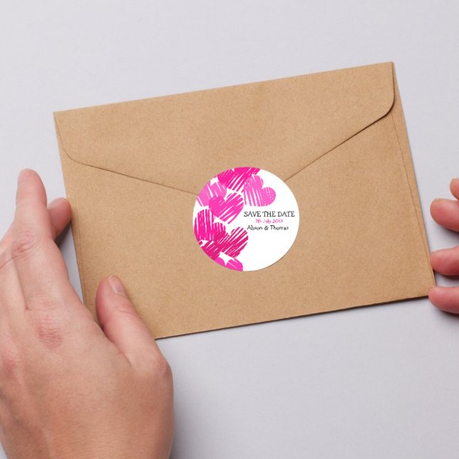 Save the Date Niedlich rosa Von Hand Gezeichnet He Runder Aufkleber (Von Creator hochgeladen)