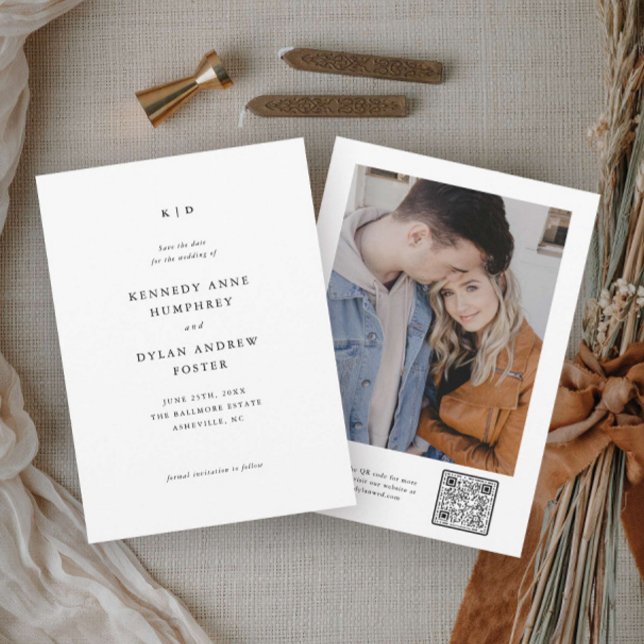 Save The Date Noir et blanc simple code QR de mariage élégant (Simple minimalist black and white photo wedding save the date with QR code.)