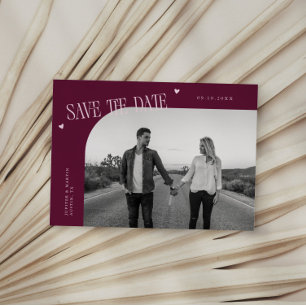 Save The Date Photo à encadrement courbe en canneberge à coeur s