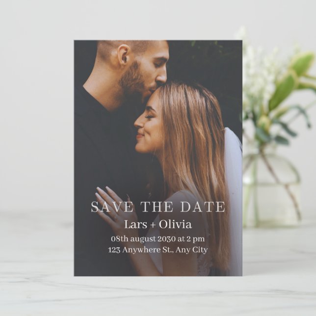 Save The Date Photo stylisé minimaliste noir et blanc (Debout devant)
