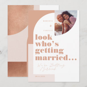 Save The Date Regardez qui se marie Photo Géométrique Blush