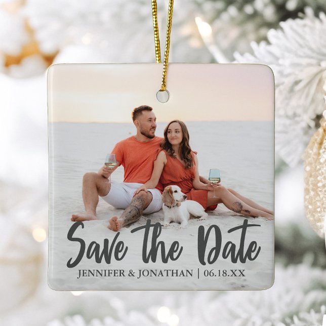 Save the Date Romantisches Couple Foto Weihnachten Keramikornament (Von Creator hochgeladen)
