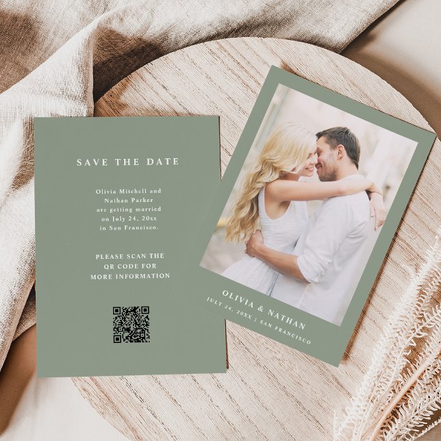 Save The Date Sage Green Elegant Texte et Photo Mariage QR Code (Créateur téléchargé)