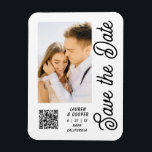 Save the Date Schwarz-weiße moderne Hochzeit Magnet<br><div class="desc">Save the Date Schwarz-weiße Stylish Script Modern Wedding Magnete verfügen über einen weißen Hintergrund mit Ihrem eigenen Foto. Personalisieren Sie Ihren Text,  indem Sie den Text in den bereitgestellten Textfeldern bearbeiten und Ihre Website-URL für Ihren benutzerdefinierten QR-Code hinzufügen. Entwickelt für Sie von ©Evco Studio www.zazzle.com/store/evcostudio</div>