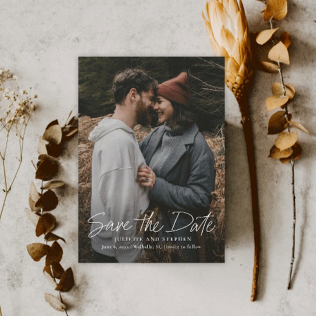 Save The Date Script moderne Photo Mariage simple (Handwritten Script QR Code 2 Photo Wedding Save the Date card.)