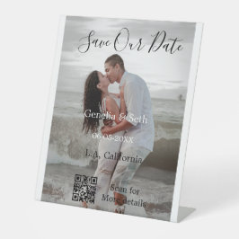 Save the date simple minimal QR scan code details Sockelschild