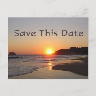 Save the Date Sun Setting on Beach Postcard Ankündigungspostkarte