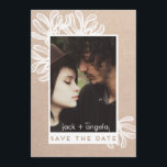 Save the Date trendige und moderne Foto Craft Card<br><div class="desc">Save the Date Trendy und Modern Foto Craft Papier Card ist eine großartige Möglichkeit, die großen Nachrichten an Ihre Freunde und Familie zu schicken und ein Lieblingsbild von Ihnen zu zeigen. Schöne gezeichnet Mistletoe Zweige schön umrahmt das Foto.</div>