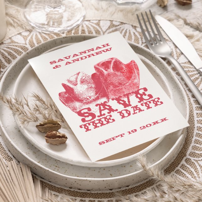 Save the Date Western Saddle Pink Cowboy Hat Ankündigungspostkarte (Von Creator hochgeladen)