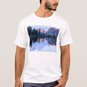 Sawtooth Wilderness, Idaho. USA. Cumuluswolken T-Shirt