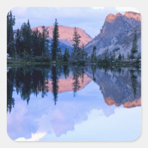 Sawzahnwilderness, Idaho. USA. Kumulus Quadratischer Aufkleber