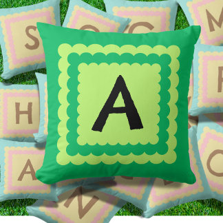 Scallop Alphabet Monogram Scallop Design grün Kissen