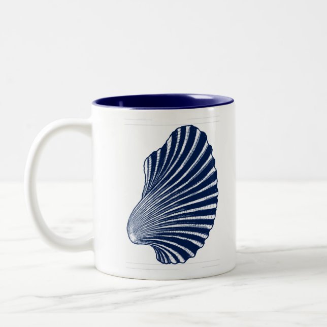 Scallop Muschel Blockdruck, Navy Blue und White Zweifarbige Tasse (Links)