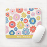 Scandi Boho Folk Blume Muster Personalisiert Mousepad<br><div class="desc">Niedliche volkstümliche skandinavische Blume Muster in Rot,  Blau,  Gelb und Rosa,  personalisiert mit Ihrem Namen.</div>