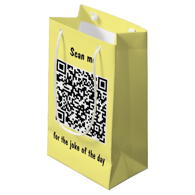 Scannen Sie mich nach dem Joke of the Day QR Code Kleine Geschenktüte (Vorderseite Schrägansicht)